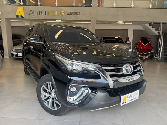 TOYOTA HILUX SW4 2.8 SRX 4X4 16V TURBO INTERCOOLER DIESEL 4P AUTOMÁTICO